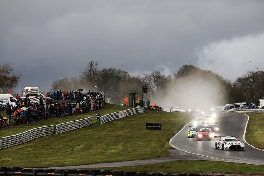 2 Seas' Loggie and Gounon prevail in damp second British GT race at Oulton