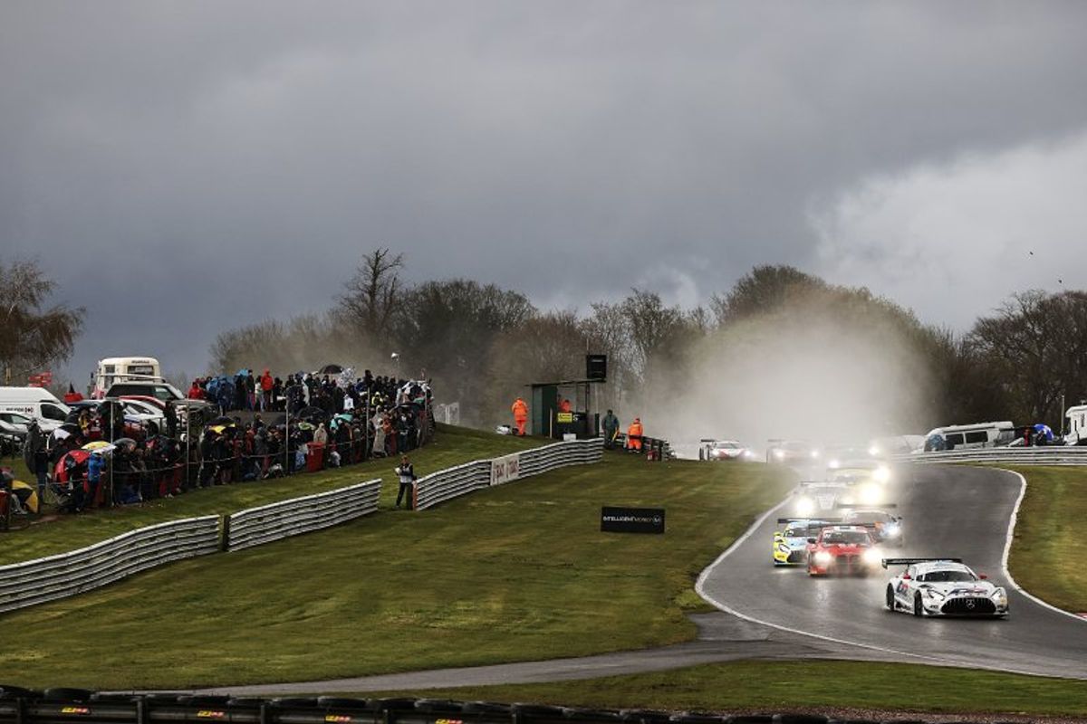 2 Seas' Loggie and Gounon prevail in damp second British GT race at Oulton