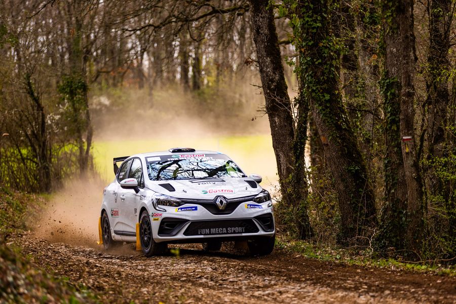  Clio Rally3 ready to conquer the world