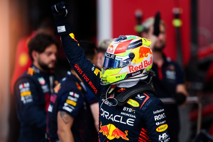  Perez on pole for Miami GP, Leclerc crashes in Q3