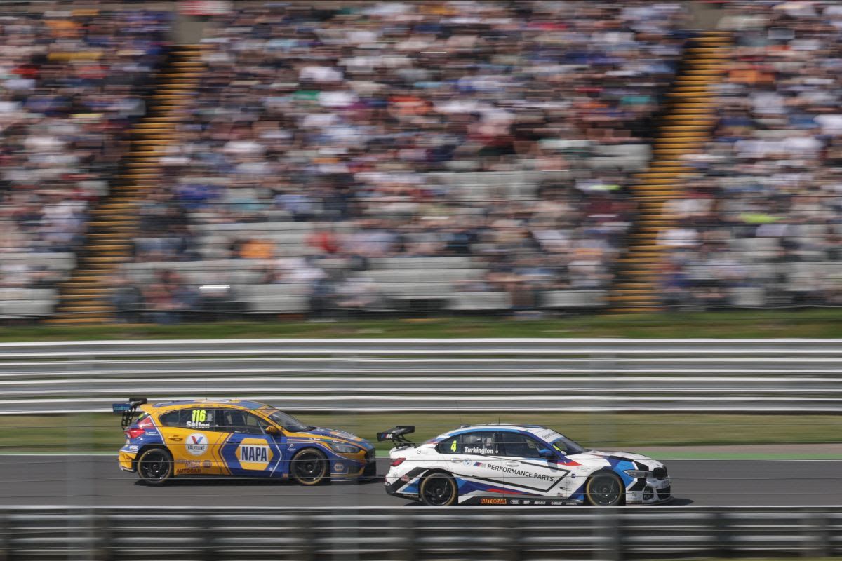 BTCC legends Sutton & Turkington share the success at Brands Hatch