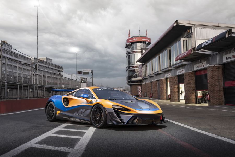 17 cars & 33 drivers enter inaugural McLaren Trophy season