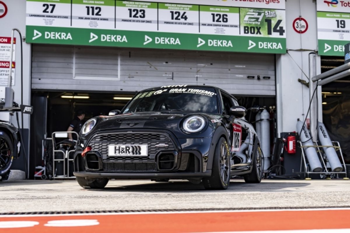  Mini scores 24-hour Nürburgring class podium
