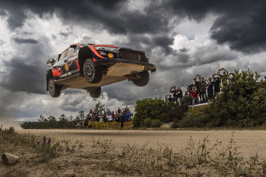 Thierry Neuville wins Rally Italia Sardegna for Hyundai