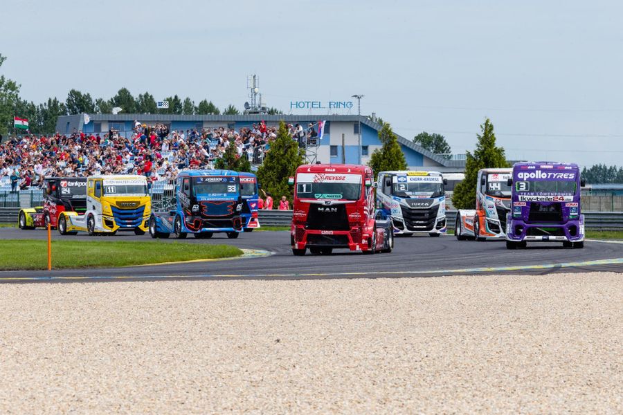 Kiss takes 4 from 4 in Slovakia Ring ETCR to take championship lead
