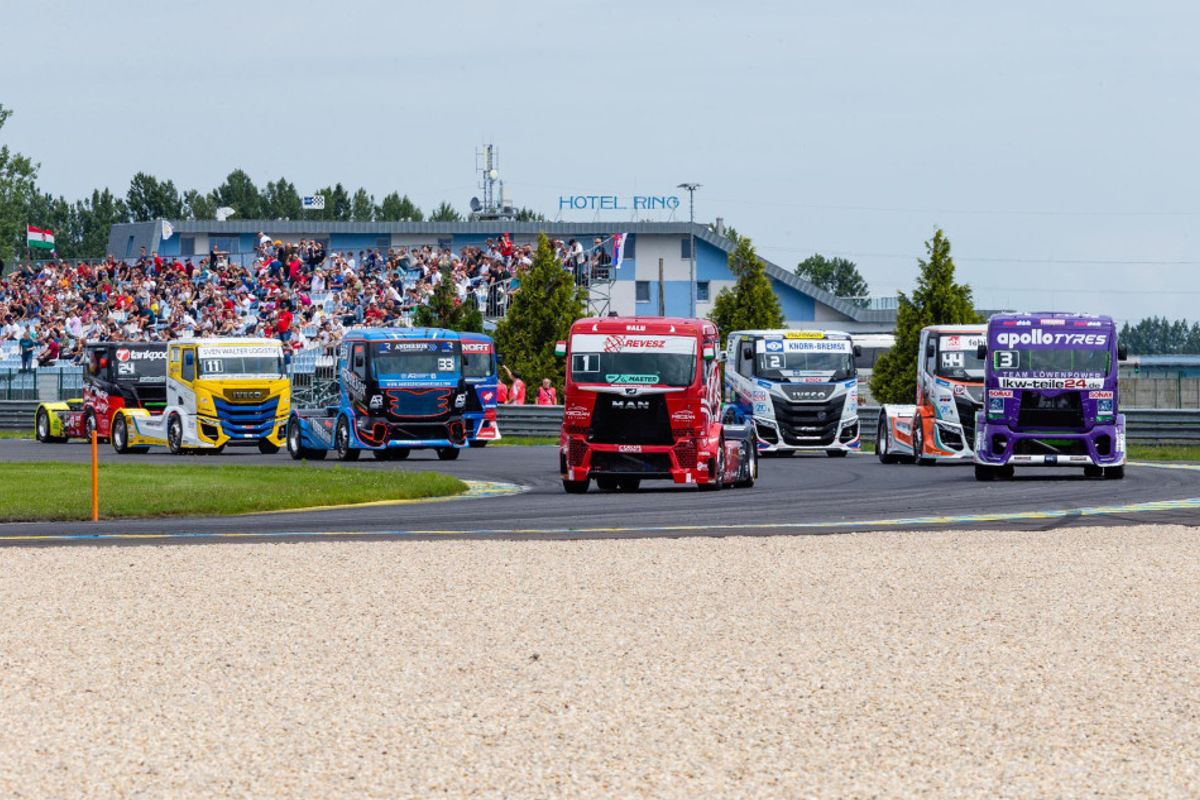 Kiss takes 4 from 4 in Slovakia Ring ETCR to take championship lead