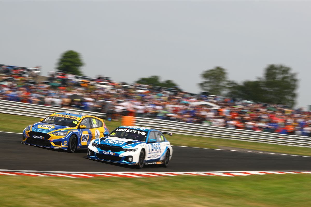 Hill and Turkington complete BMW clean sweep at Oulton Park BTCC