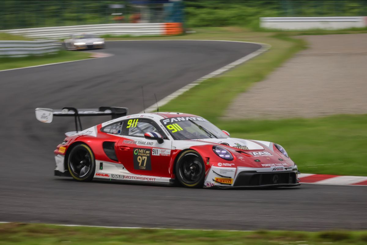 Successful GT World Challenge Asia at Suzuka for the new Porsche 911 GT3 R
