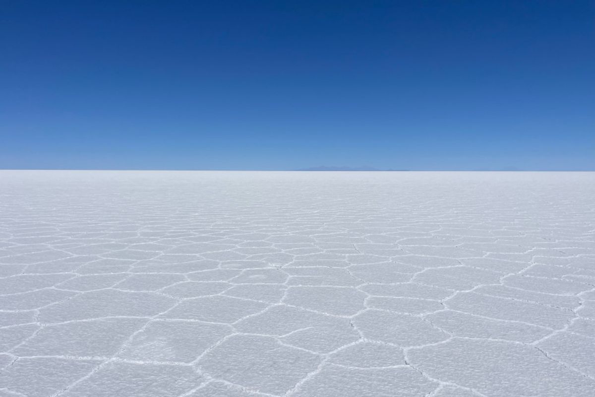 Attempt on wheeldriven cars and motorcycles World Land Speed records in Bolivia