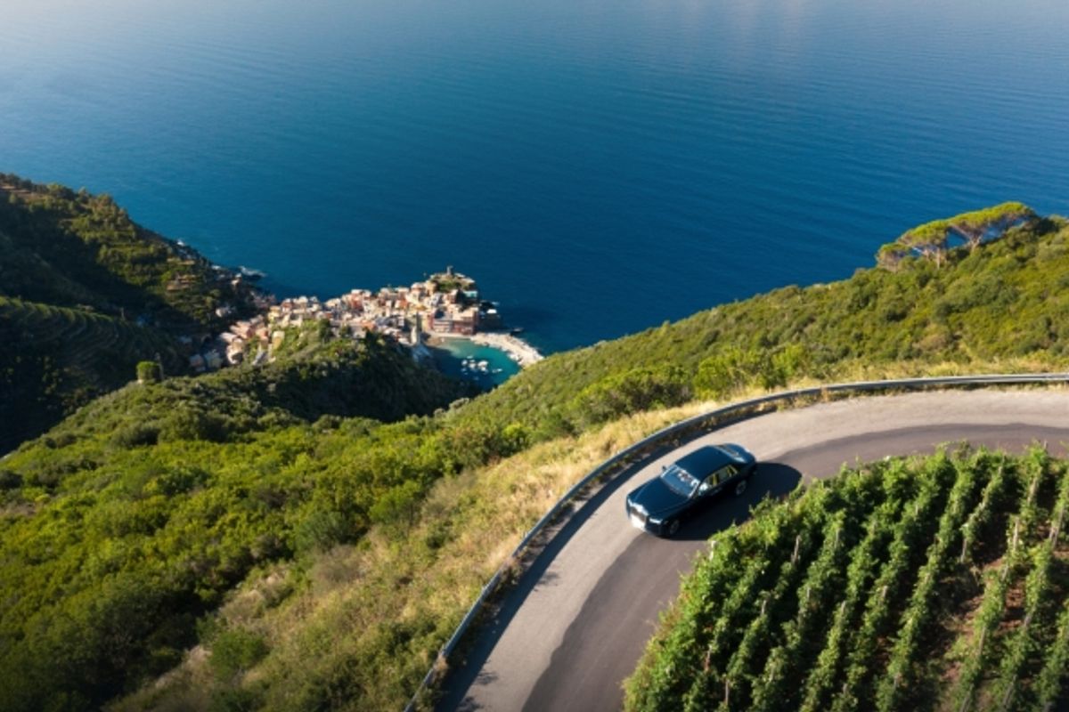 Rolls-Royce Bespoke Phantom celebrates the Italian Riviera