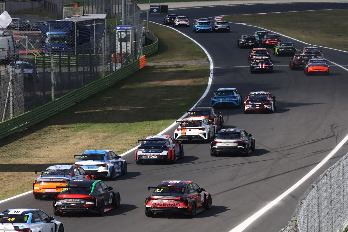 Vedat Ali Dalokay and Franco Girolami on top of TCR Italy in Vallelunga