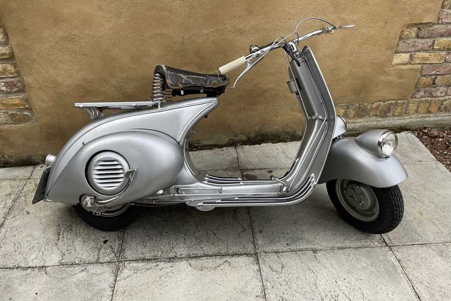 Original 1947 Vespa 98/4 @ H&H Classics Auction of Vintage Scooters