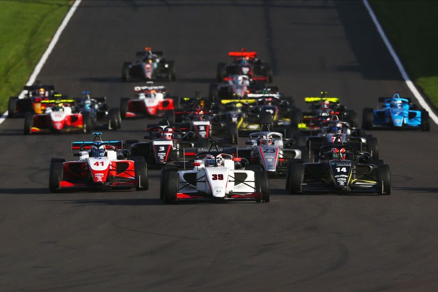 Voisin crowned GB3 Champion at Donington