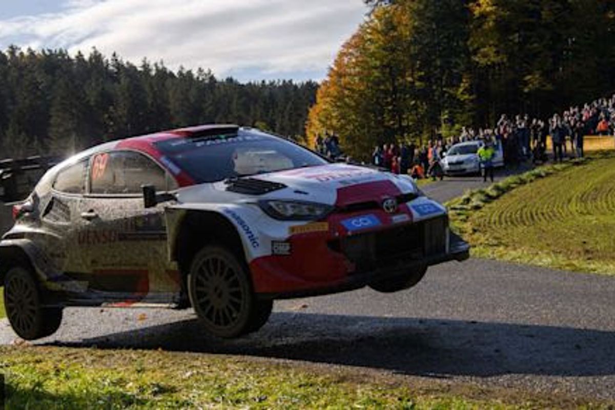 Neuville leads Central European Rally, Rovanpera closes on WRC title
