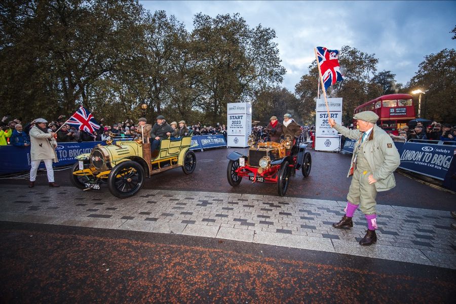 Blue skies and huge crowds for the London to Brighton Veteran Car Run