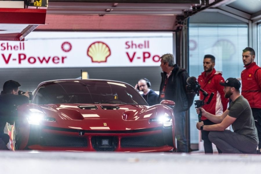 Road-homologated Ferrari SF90 XX Stradale sets a 1’17.309” lap record at Fiorano 