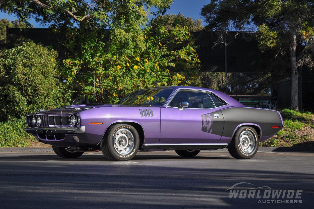 Killer Plum Crazy Purple '71 ‘Cuda selling @ Worldwide Auctioneers