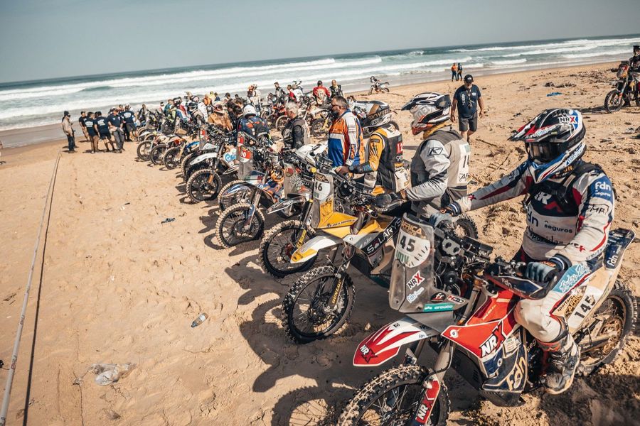 Africa Eco Race concludes at Lac Rose in Dakar