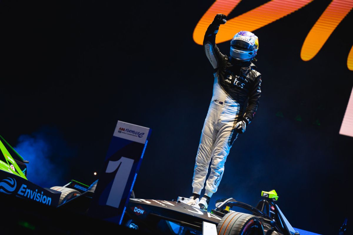 Nick Cassidy takes Formula E World Championship lead @ Diriyah E-Prix