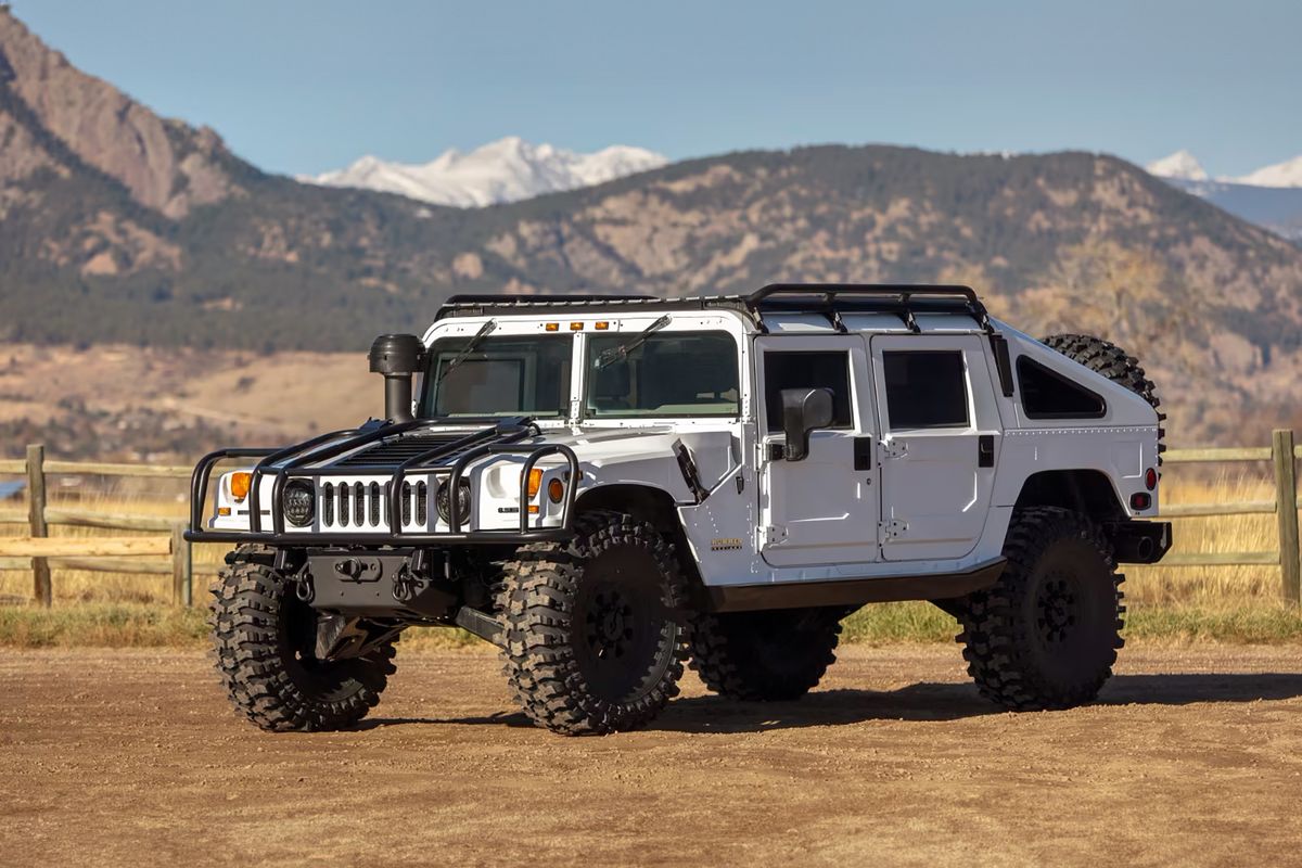 2000 AM General Hummer H1 Slant Back @ Mecum Glendale Aution