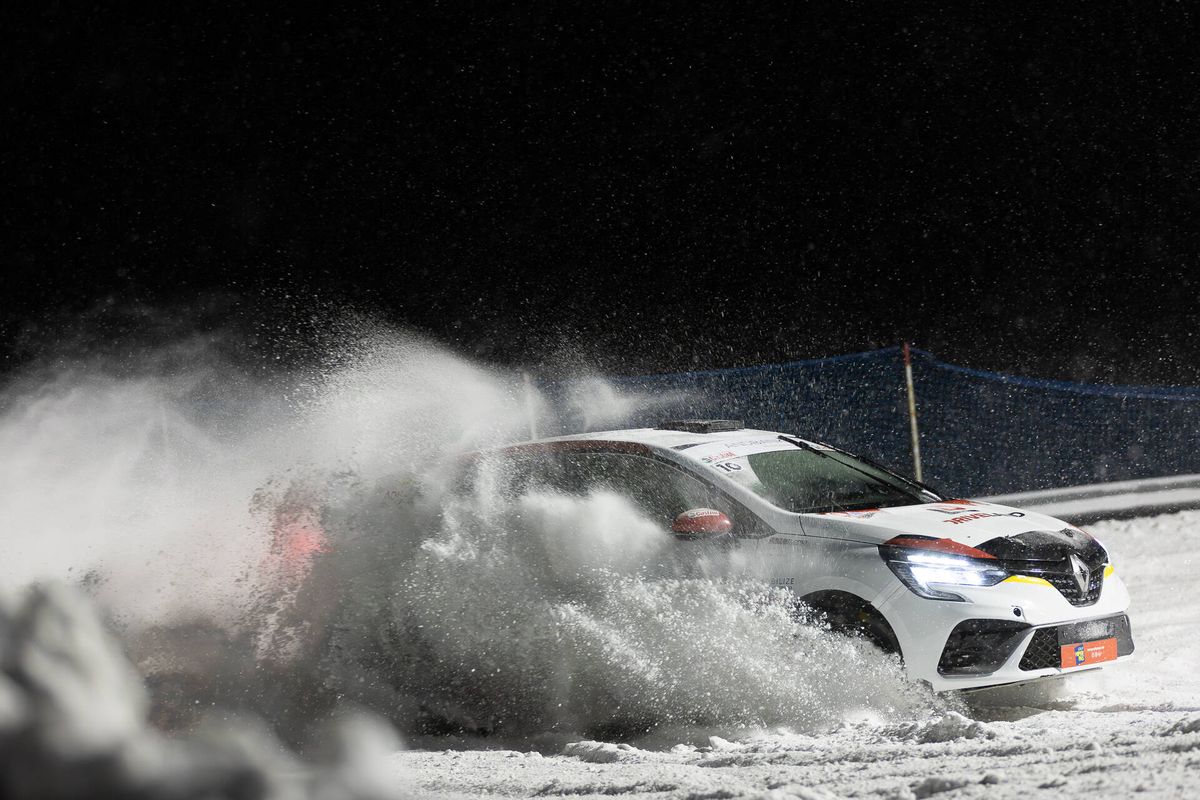 Five drivers still in Clio Ice Trophy title contention