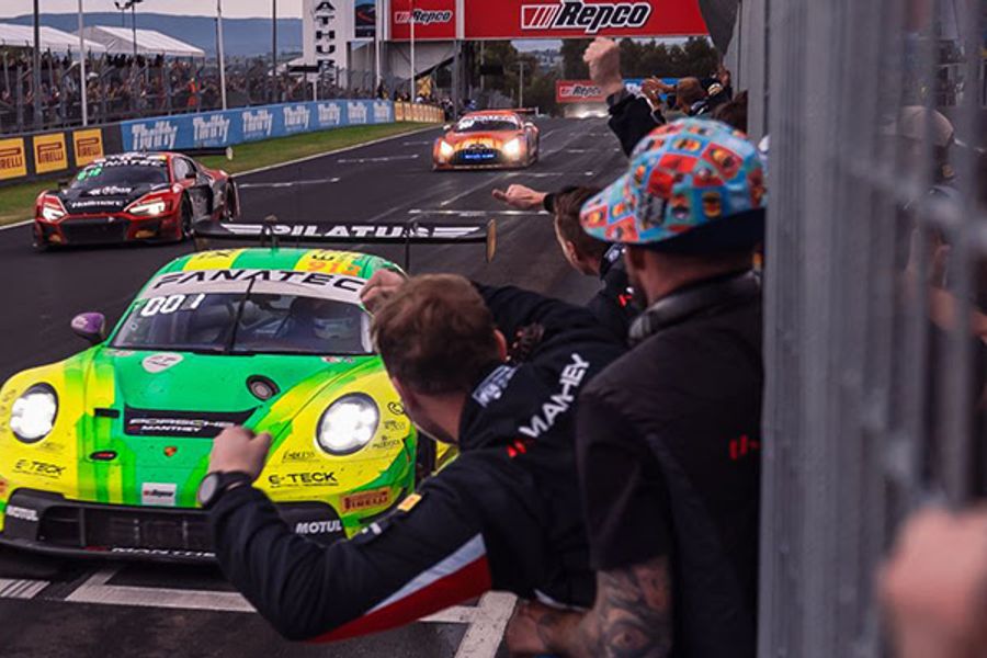 Manthey EMA and Porsche win Bathurst 12 Hour