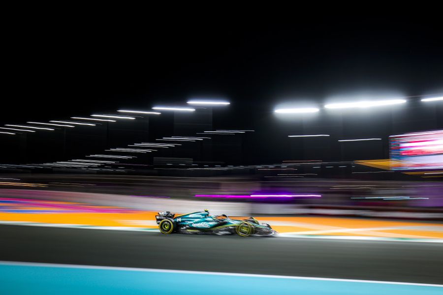 Alonso & Verstappen quickest in Saudi Arabian Grand Prix practice sessions