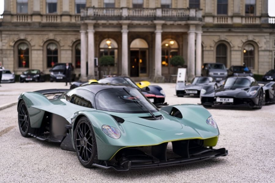 Record-breaking gathering of Aston Martin Valkyri @ Salon Privé Lon