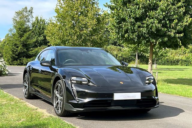 Porsche Taycan 4 Cross Turismo Performance Plus 93.4kWh with 11kW Charger